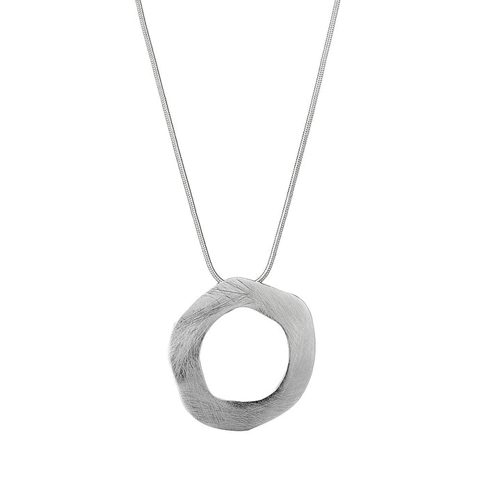 Fashion necklace with silver hammered ring pendant